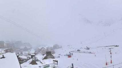 Grand Tourmalet: La mongie village - 1750m (skaping.com)