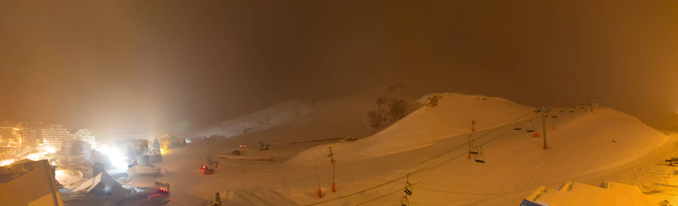 Webcam Grand Tourmalet: La mongie village - 1750m