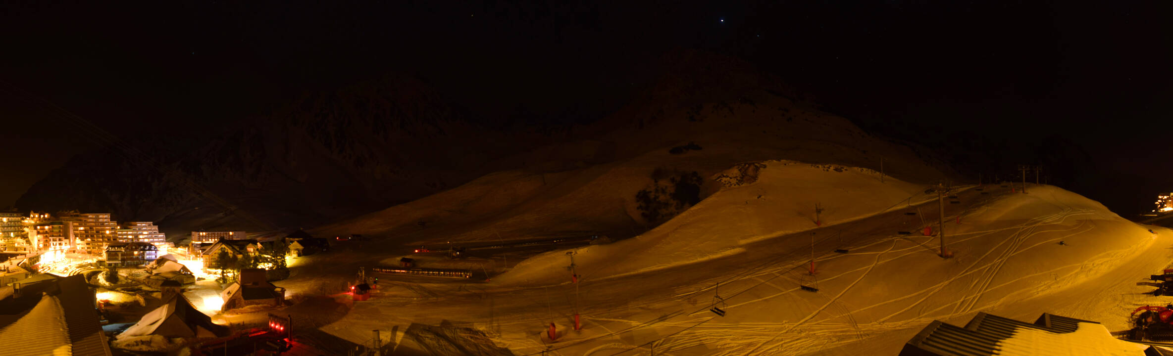 Webcam Grand Tourmalet: La mongie village - 1750m