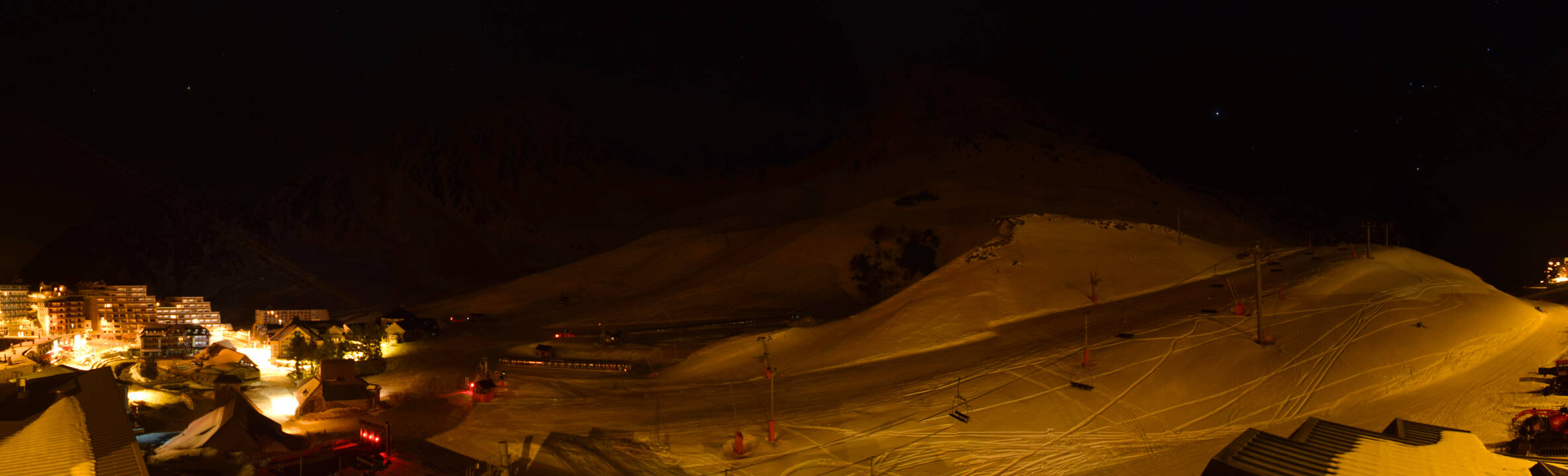 Webcam Grand Tourmalet: La mongie village - 1750m