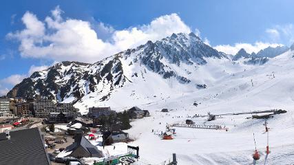 Grand Tourmalet: La mongie village - 1750m (skaping.com)