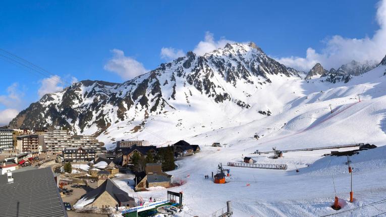 Webcam Grand Tourmalet: La mongie village - 1750m
