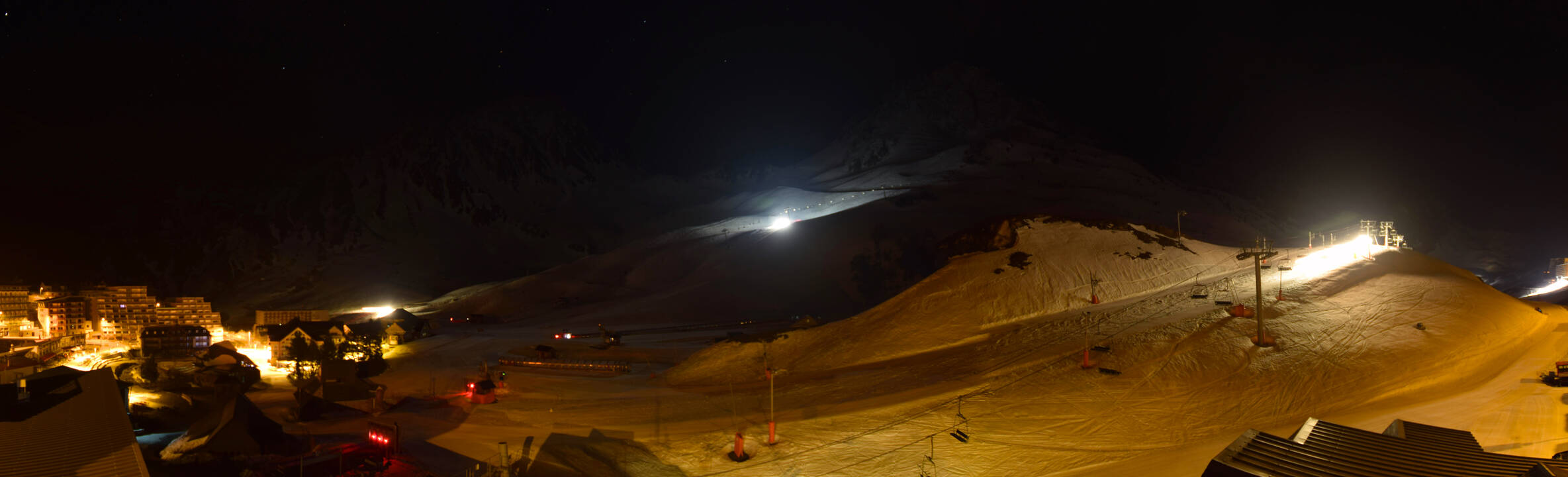 Webcam Grand Tourmalet: La mongie village - 1750m