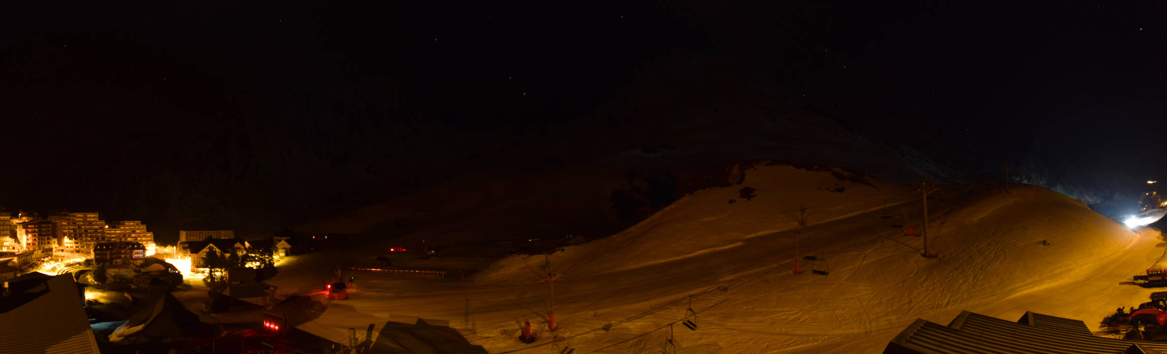 Webcam Grand Tourmalet: La mongie village - 1750m