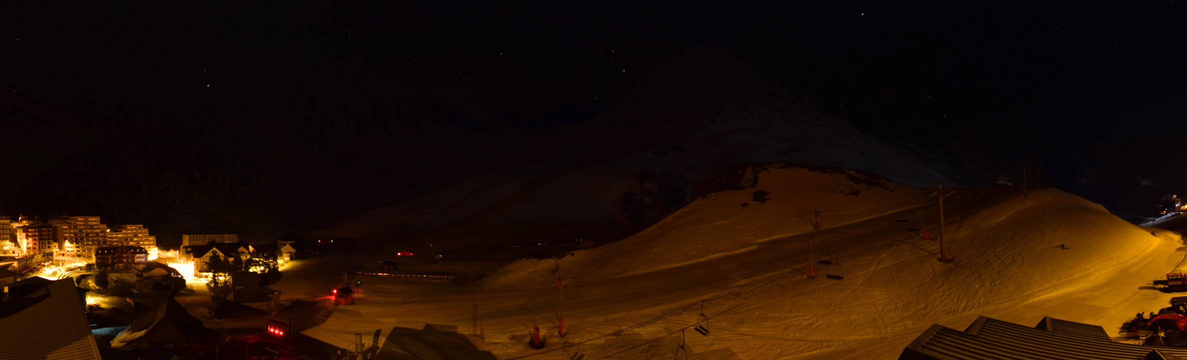 Webcam Grand Tourmalet: La mongie village - 1750m