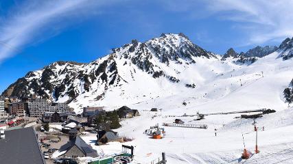 Grand Tourmalet: La mongie village - 1750m (skaping.com)