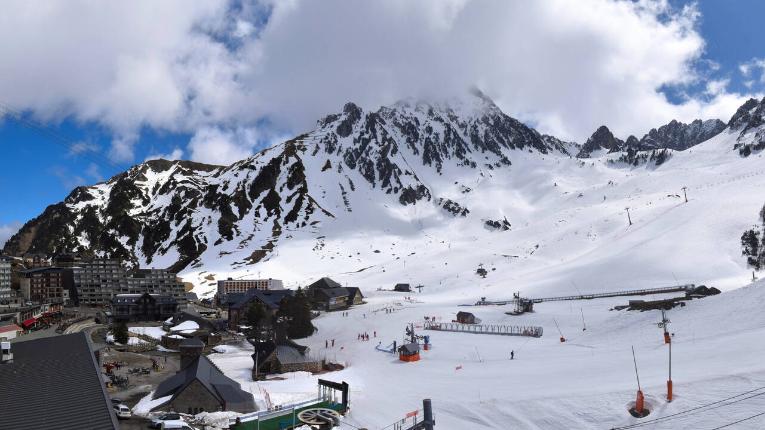 Webcam Grand Tourmalet: La mongie village - 1750m