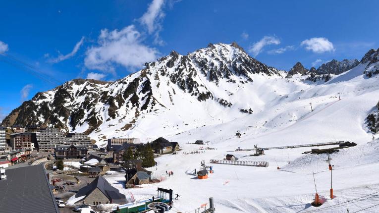 Webcam Grand Tourmalet: La mongie village - 1750m