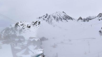 Grand Tourmalet: La mongie village - 1750m (skaping.com)