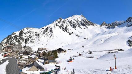Grand Tourmalet: La mongie village - 1750m (skaping.com)