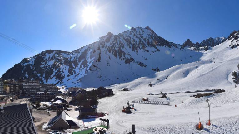 Webcam Grand Tourmalet: La mongie village - 1750m