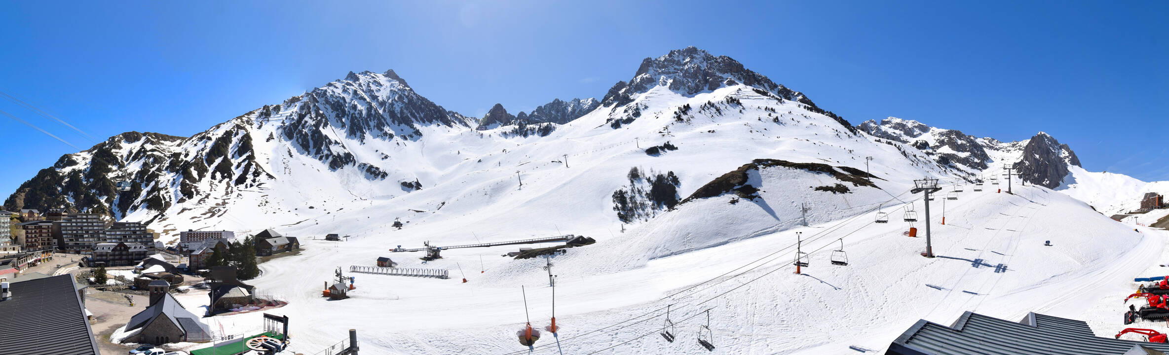 Webcam Grand Tourmalet: La mongie village - 1750m