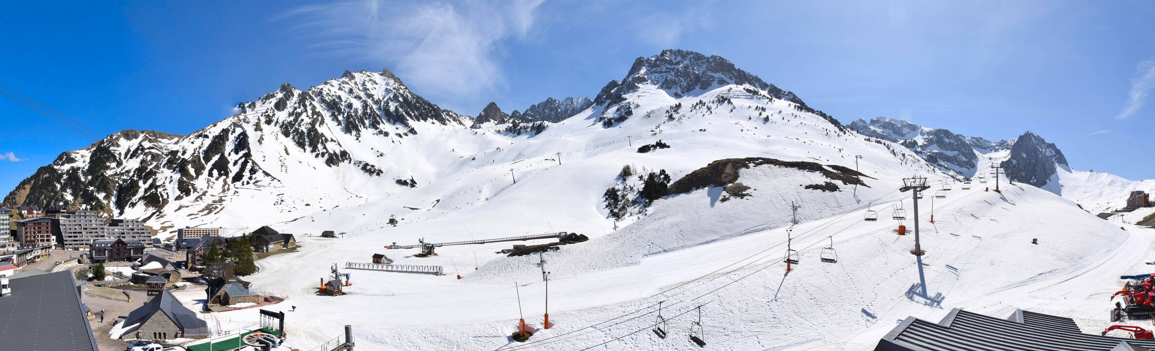 Webcam Grand Tourmalet: La mongie village - 1750m