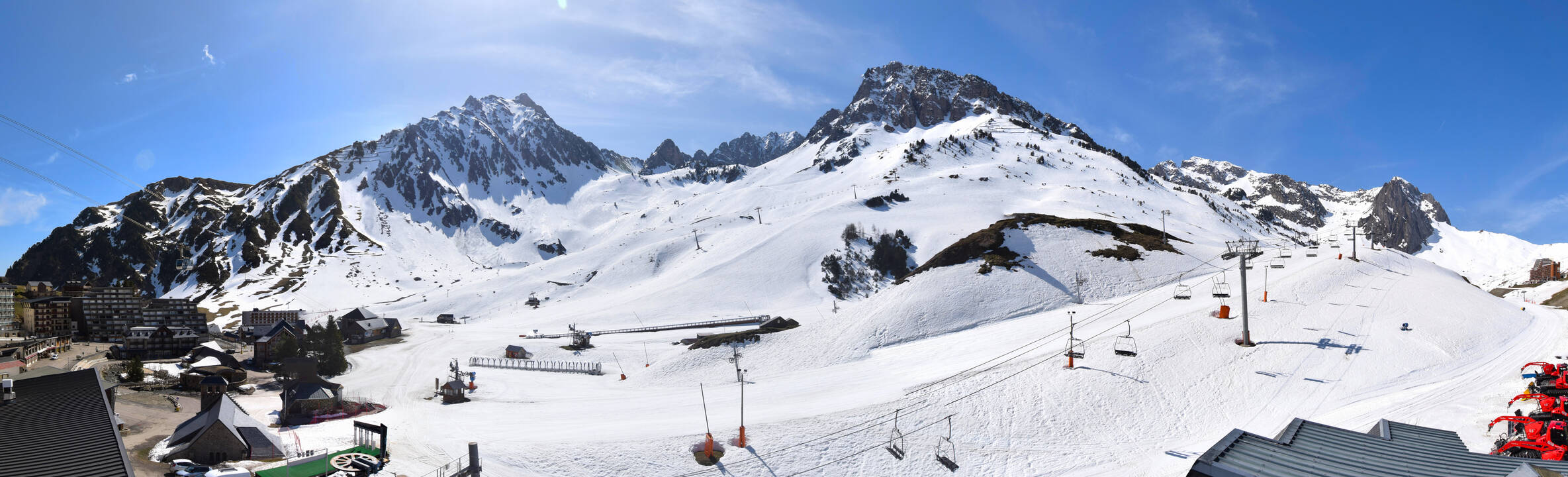 Webcam Grand Tourmalet: La mongie village - 1750m