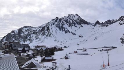 Grand Tourmalet: La mongie village - 1750m (skaping.com)