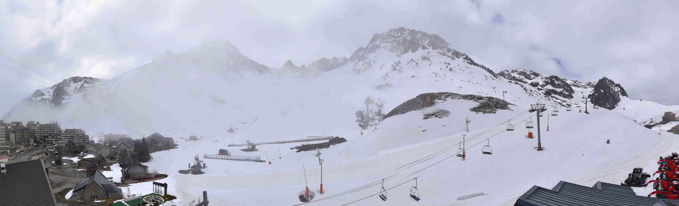 Webcam Grand Tourmalet: La mongie village - 1750m