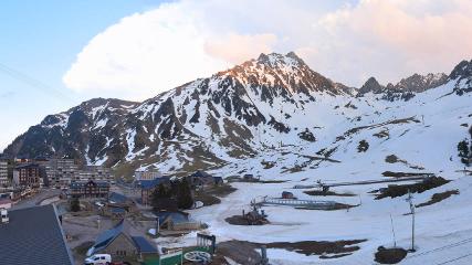 Grand Tourmalet: La mongie village - 1750m (skaping.com)