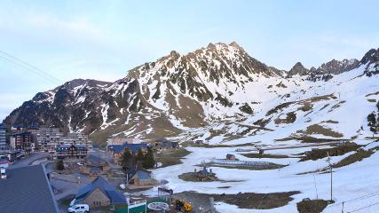 Grand Tourmalet: La mongie village - 1750m (skaping.com)