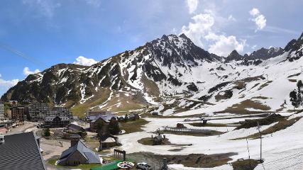 Grand Tourmalet: La mongie village - 1750m (skaping.com)
