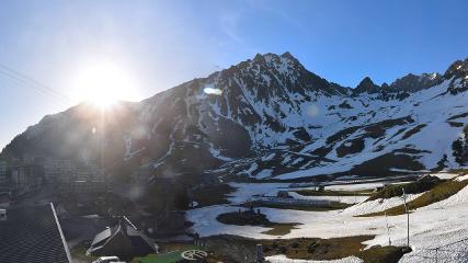 Grand Tourmalet: La mongie village - 1750m (skaping.com)