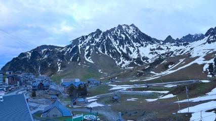Grand Tourmalet: La mongie village - 1750m (skaping.com)