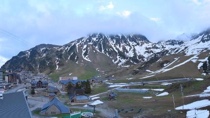 Grand Tourmalet: La mongie village - 1750m (skaping.com)