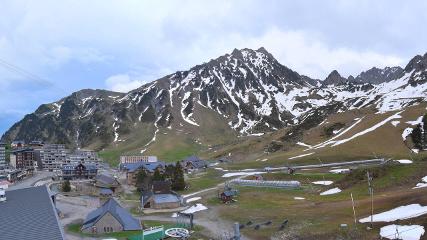Grand Tourmalet: La mongie village - 1750m (skaping.com)