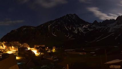 Grand Tourmalet: La mongie village - 1750m (skaping.com)