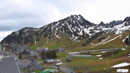 Grand Tourmalet: La mongie village - 1750m (skaping.com)