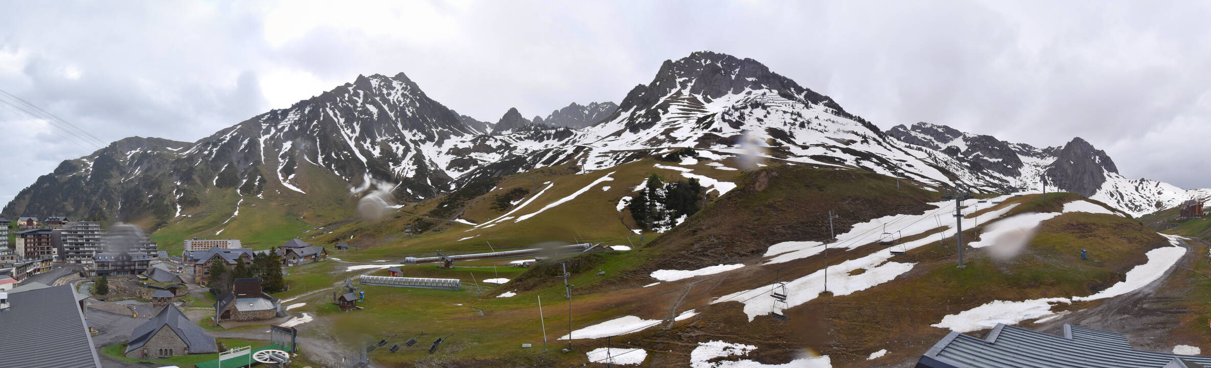 Webcam Grand Tourmalet: La mongie village - 1750m