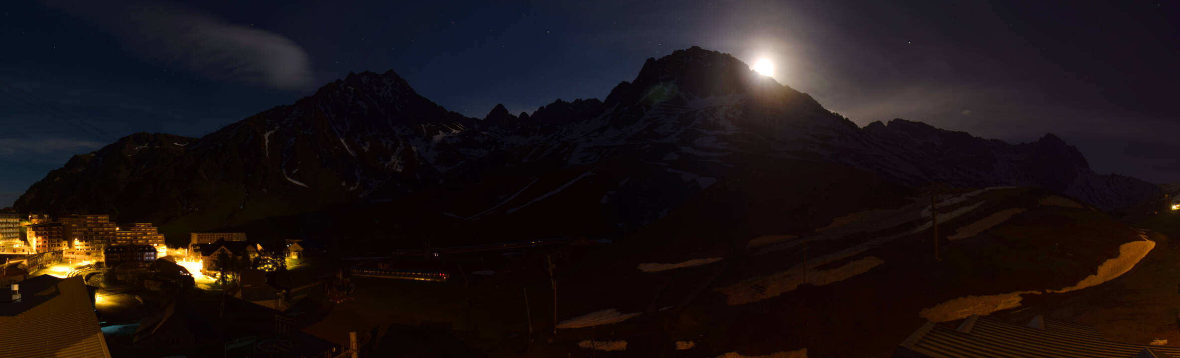 Webcam Grand Tourmalet: La mongie village - 1750m