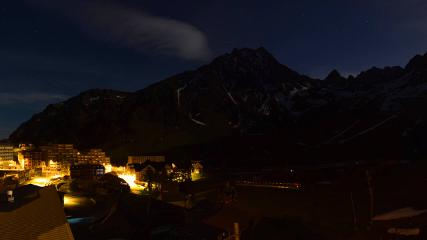 Grand Tourmalet: La mongie village - 1750m (skaping.com)