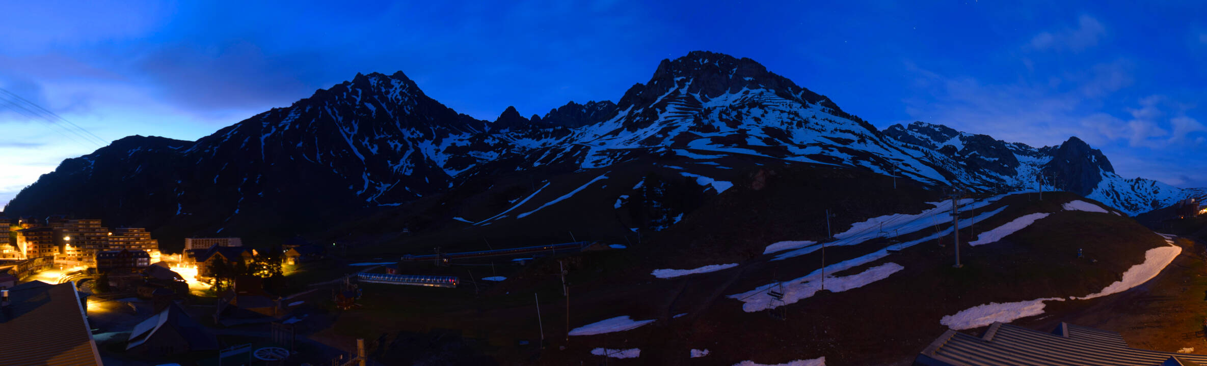 Webcam Grand Tourmalet: La mongie village - 1750m