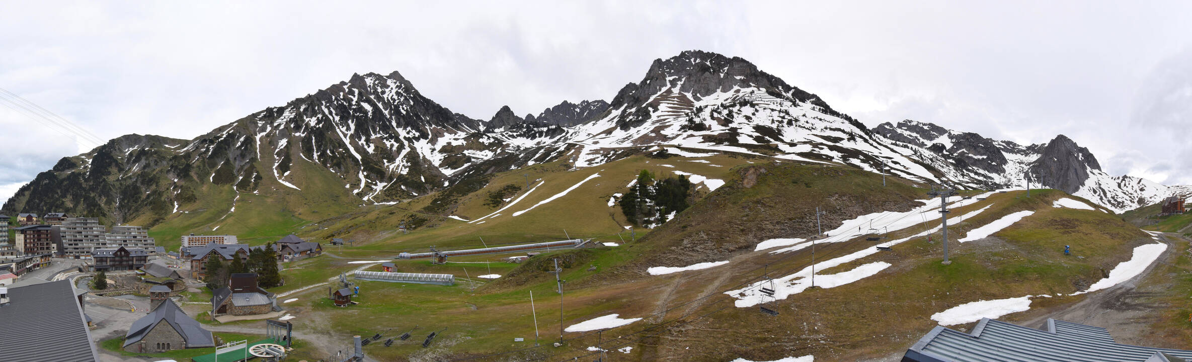 Webcam Grand Tourmalet: La mongie village - 1750m