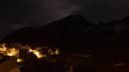 Grand Tourmalet: La mongie village - 1750m (skaping.com)