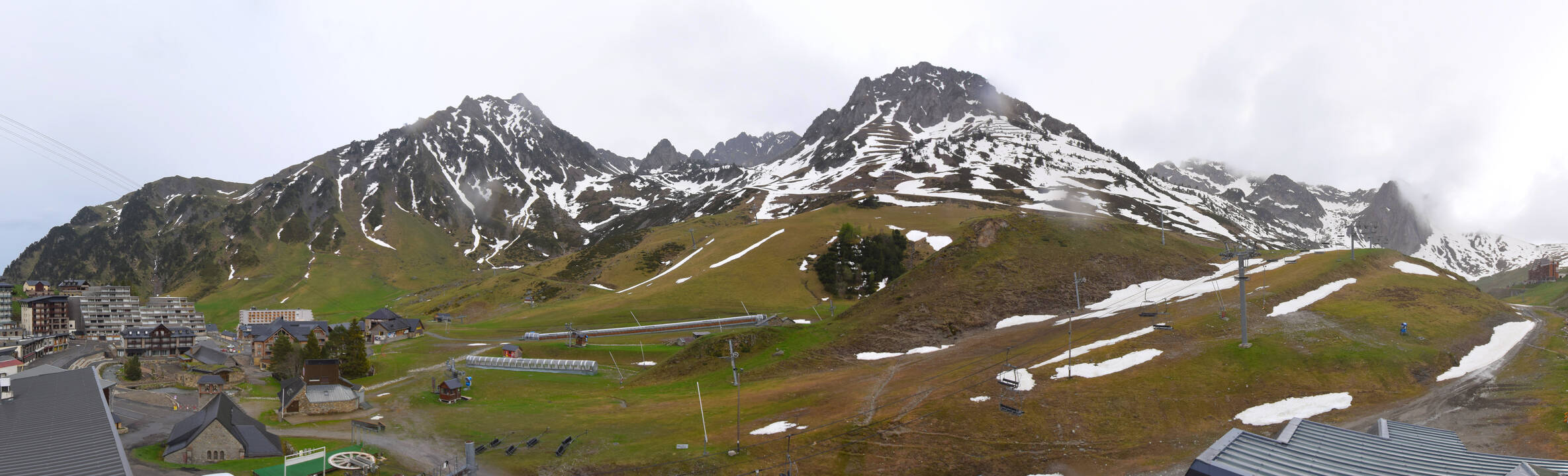 Webcam Grand Tourmalet: La mongie village - 1750m
