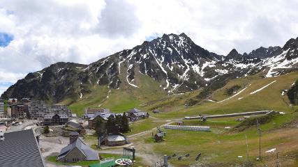Grand Tourmalet: La mongie village - 1750m (skaping.com)