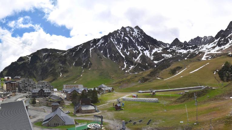 Webcam Grand Tourmalet: La mongie village - 1750m