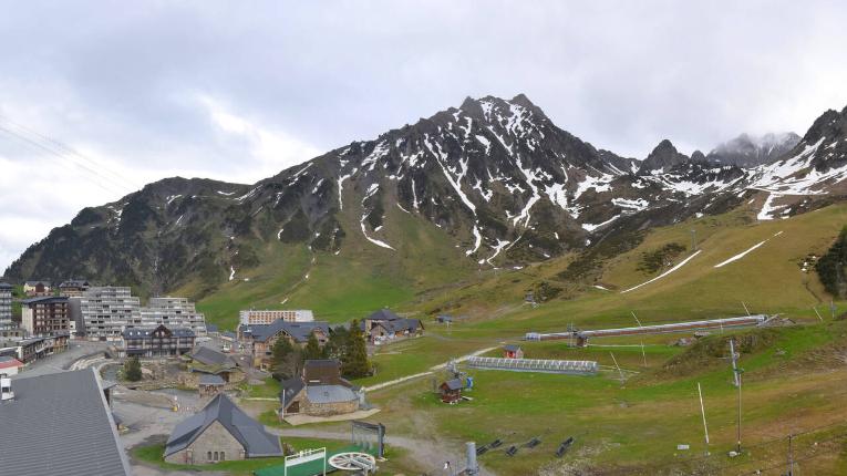 Webcam Grand Tourmalet: La mongie village - 1750m