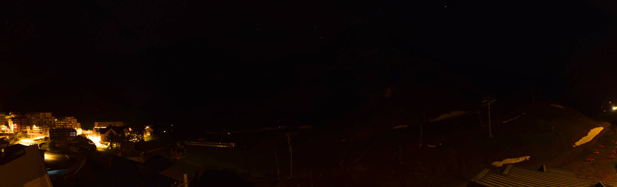 Webcam Grand Tourmalet: La mongie village - 1750m