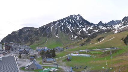 Grand Tourmalet: La mongie village - 1750m (skaping.com)