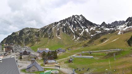 Grand Tourmalet: La mongie village - 1750m (skaping.com)