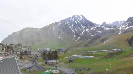 Grand Tourmalet: La mongie village - 1750m (skaping.com)