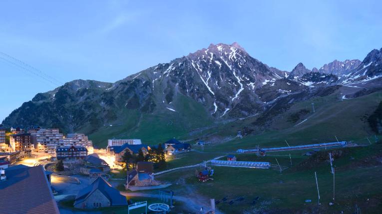 Webcam Grand Tourmalet: La mongie village - 1750m