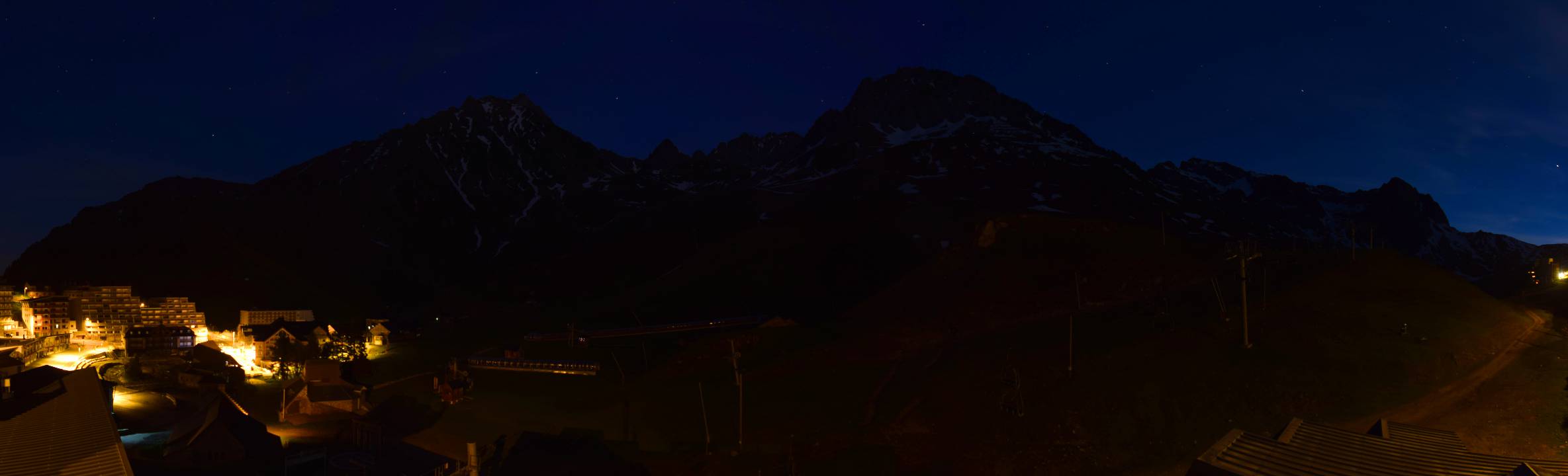 Webcam Grand Tourmalet: La mongie village - 1750m