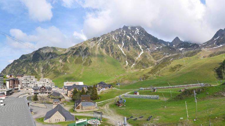 Webcam Grand Tourmalet: La mongie village - 1750m