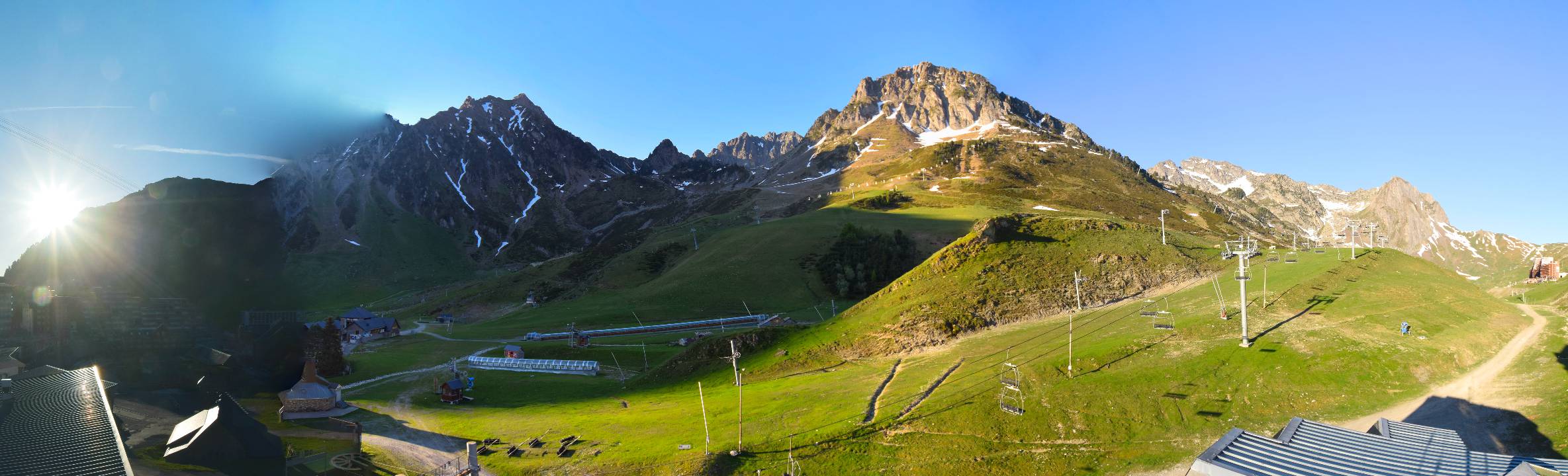 Webcam Grand Tourmalet: La mongie village - 1750m