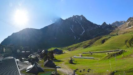 Grand Tourmalet: La mongie village - 1750m (skaping.com)