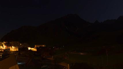 Grand Tourmalet: La mongie village - 1750m (skaping.com)