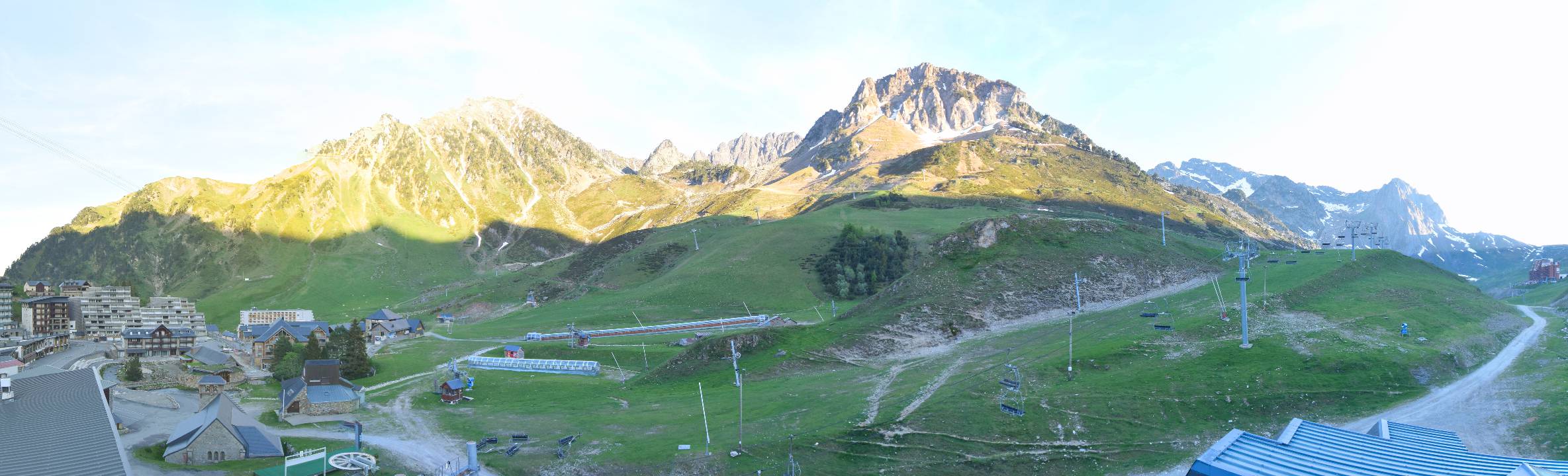 Webcam Grand Tourmalet: La mongie village - 1750m